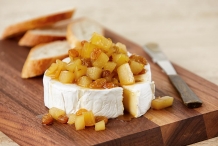 Brie-with-Ginger-Pear-Compote
