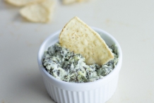 Greek-yogurt-artichoke-spinach-dip